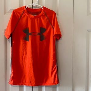 Boys under Armour shirt